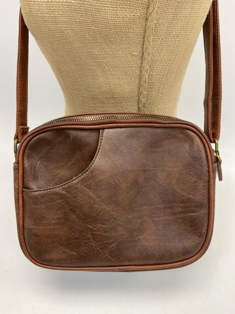 White Mountain Brown Crossbody