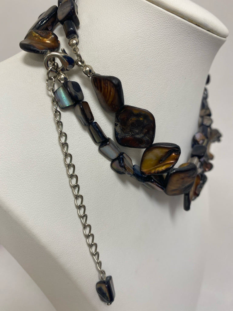 NWT Multi Color Iridescent Shells Necklace