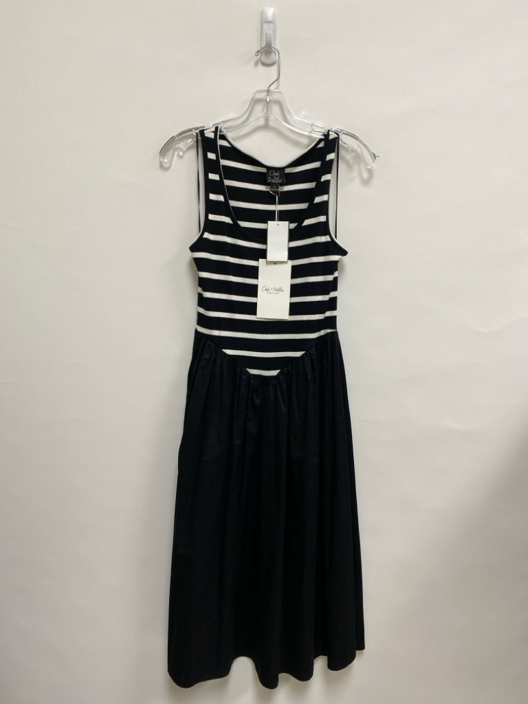 NWT Size M Black/White Stripes Sleeveless Ladies Dress