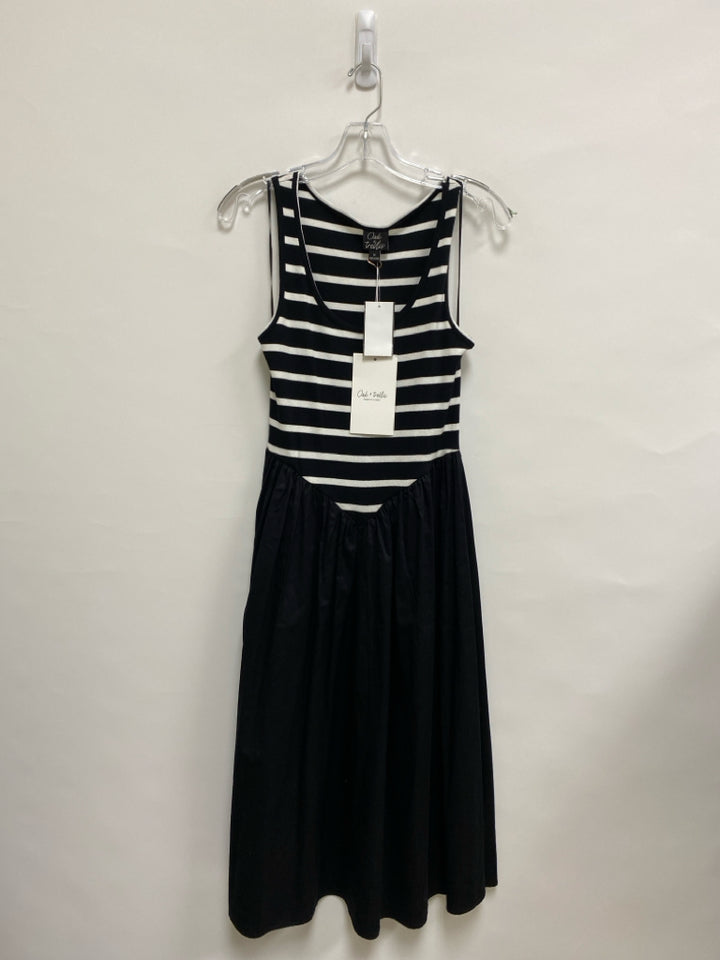 NWT Size M Black/White Stripes Sleeveless Ladies Dress