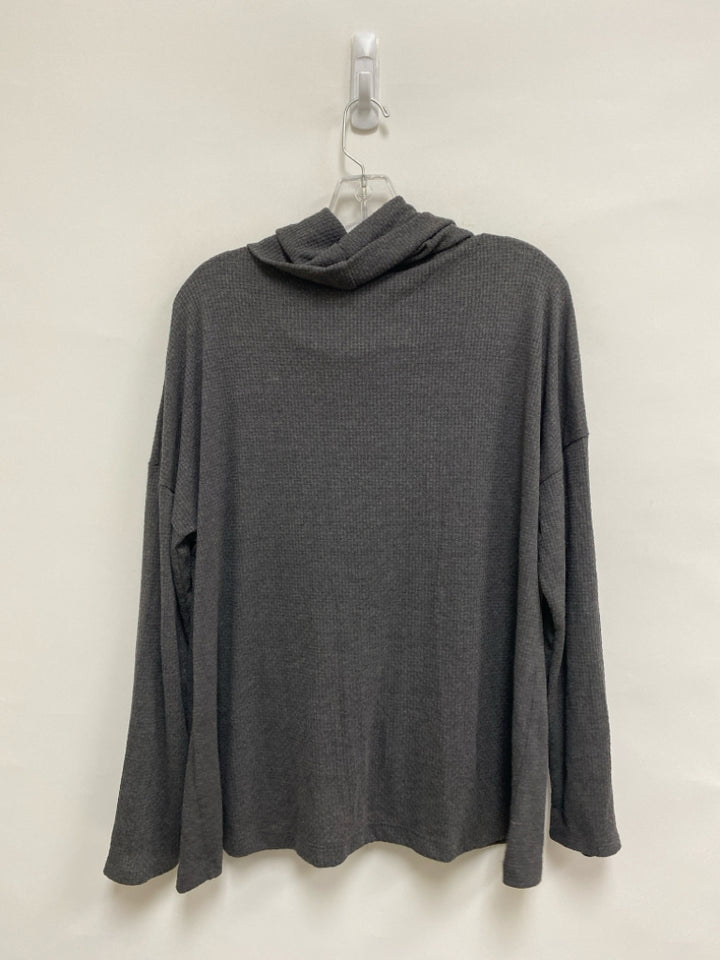 NWT honeyme Size M Gray Cowl Neck Ladies Top