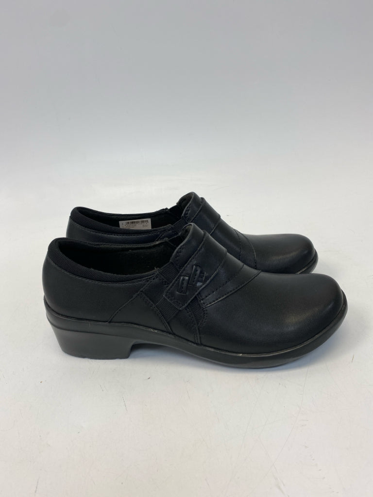 NWT Clarks US Shoe Size 8 Black Flats