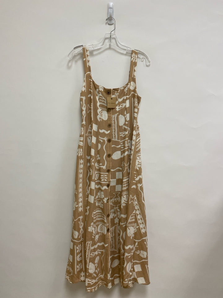 NWT blu pepper Size L Beige Cream Assorted Print Sleeveless Ladies Dress