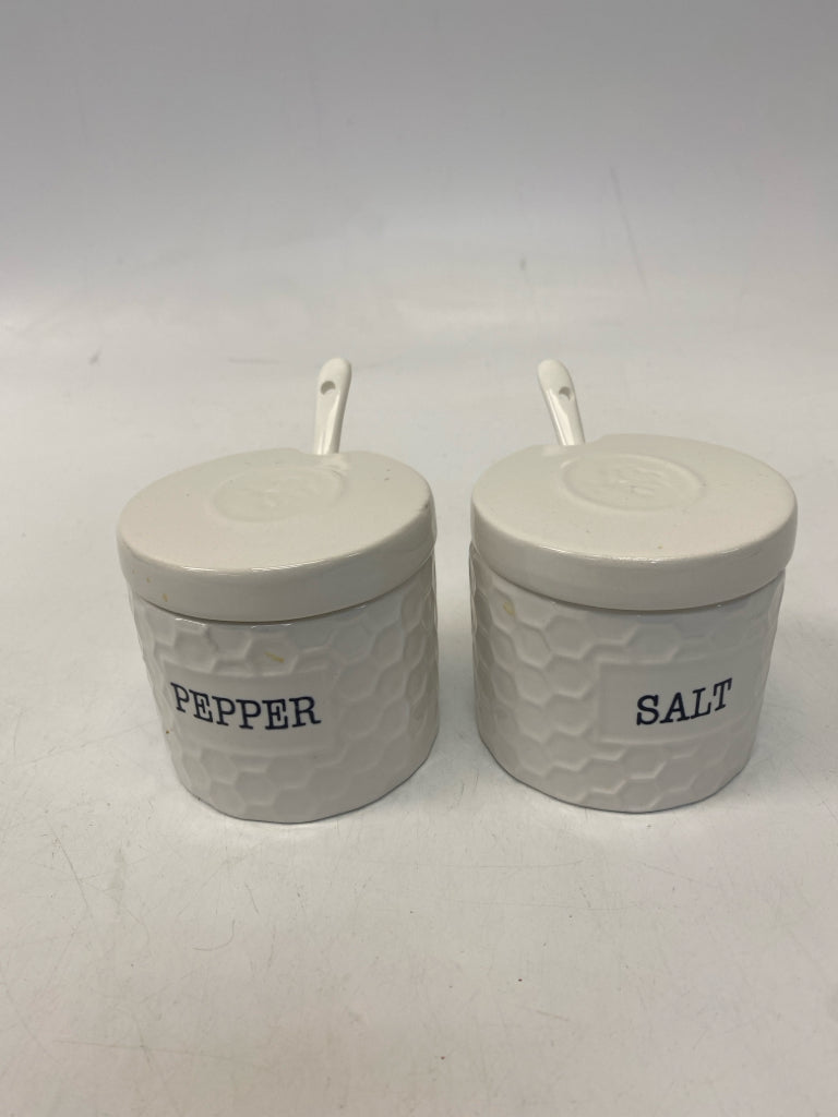 White Salt/Pepper