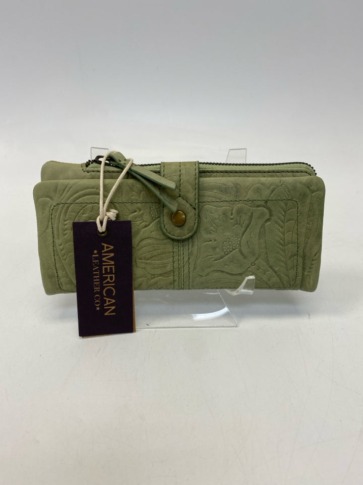 NWT American Leather Co Green Tooled Wallet