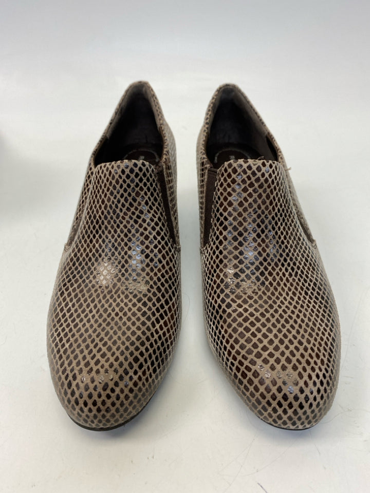 Rockport  Size 6 Brown Heels