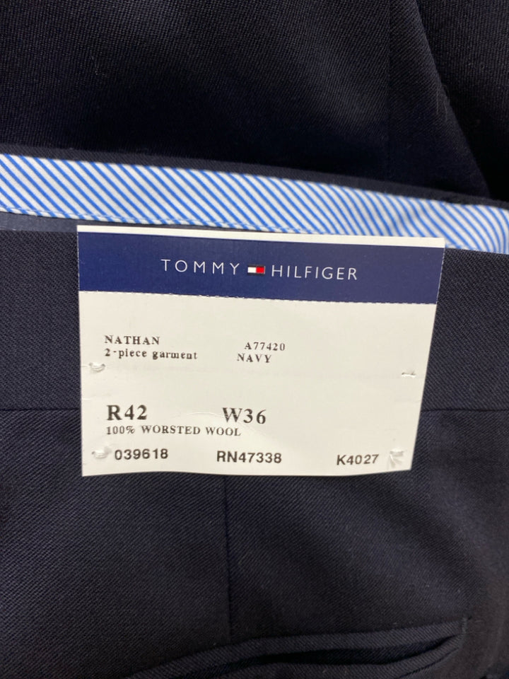 NWT Tommy Hilfiger Size 42R Dark Navy Wool Men&