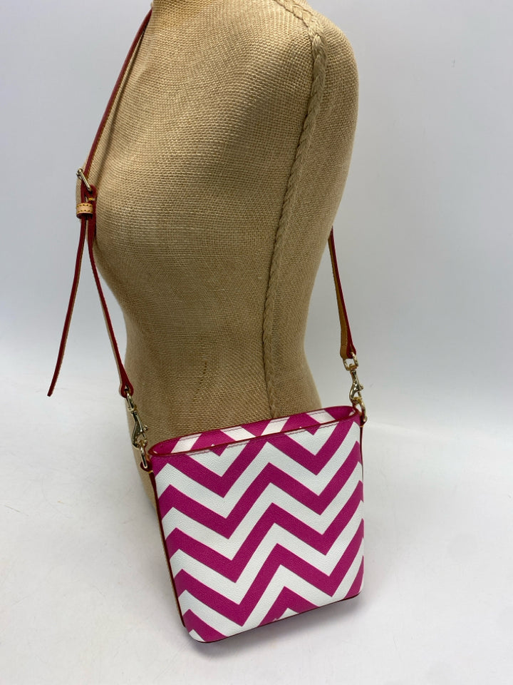Dooney &amp; Bourke White Fuchsia Chevron Crossbody