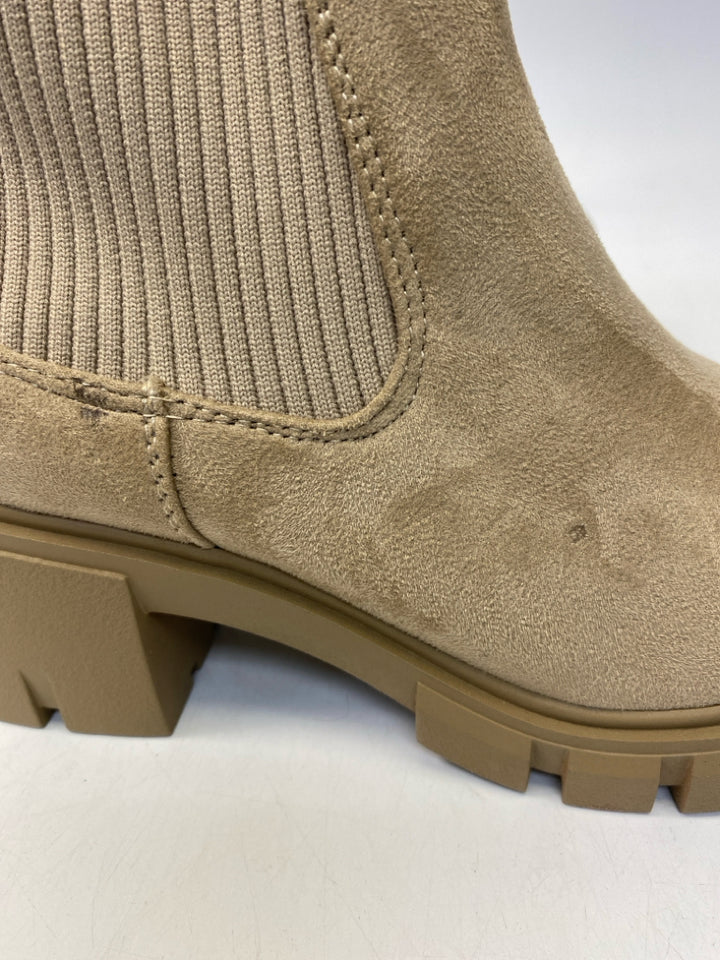 Soda US Shoe Size 9 Cream Boots