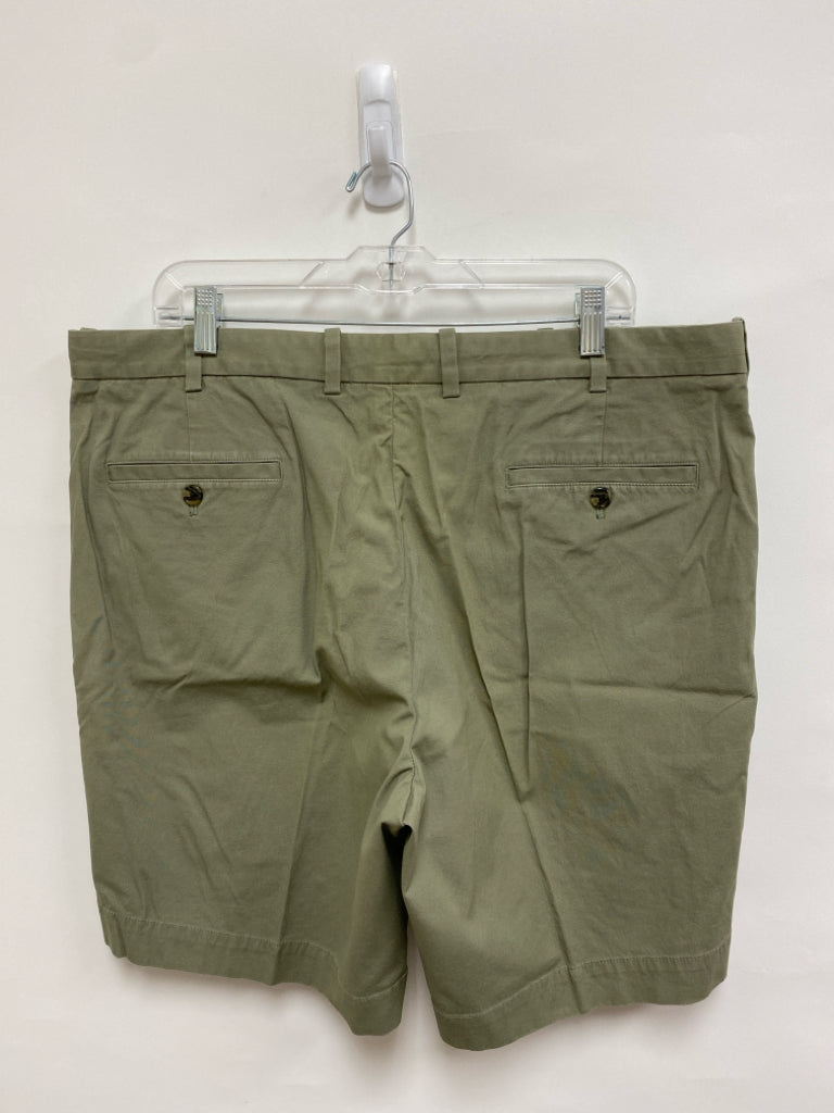 Brooks Brothers Size 40 Green Men&