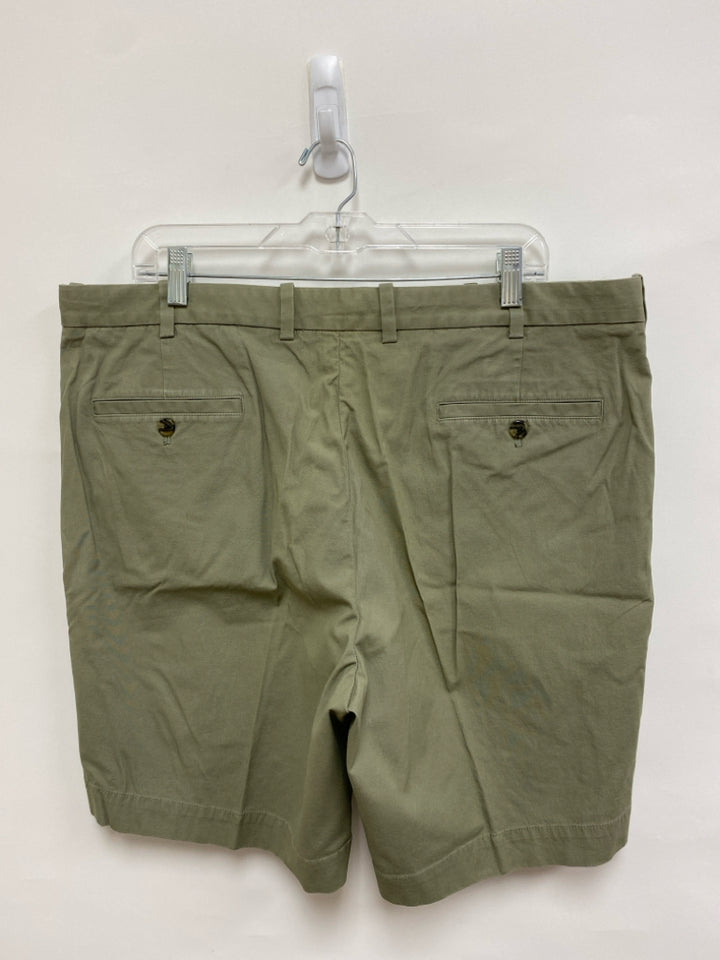 Brooks Brothers Size 40 Green Men&