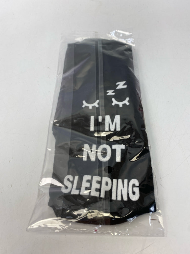NEW/PKG Black White Words Socks