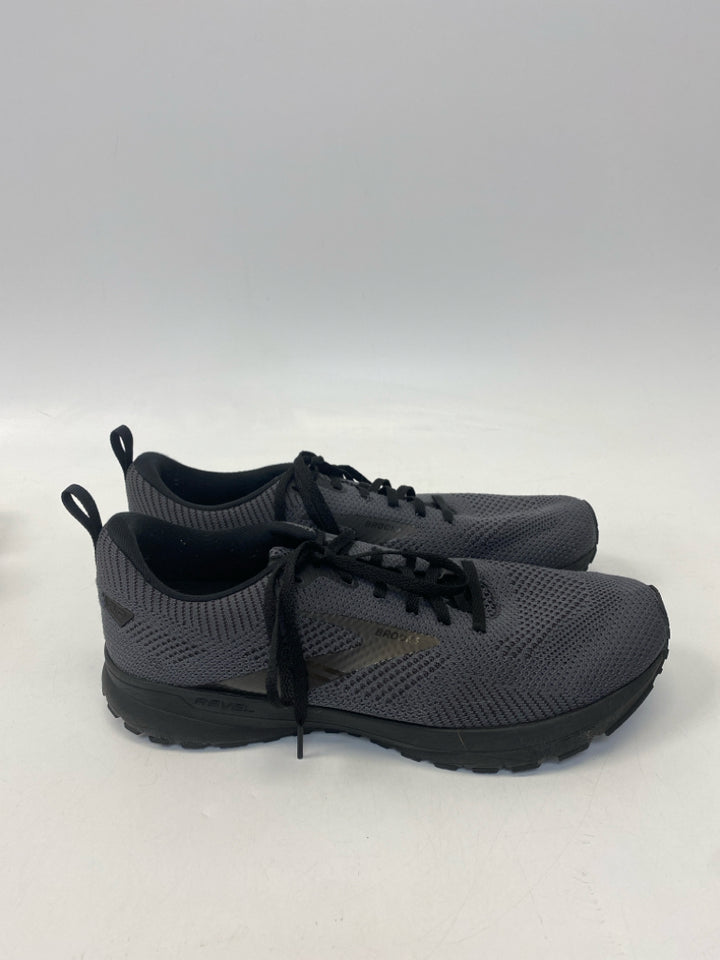 Brooks Size 11.5 Gray Men&