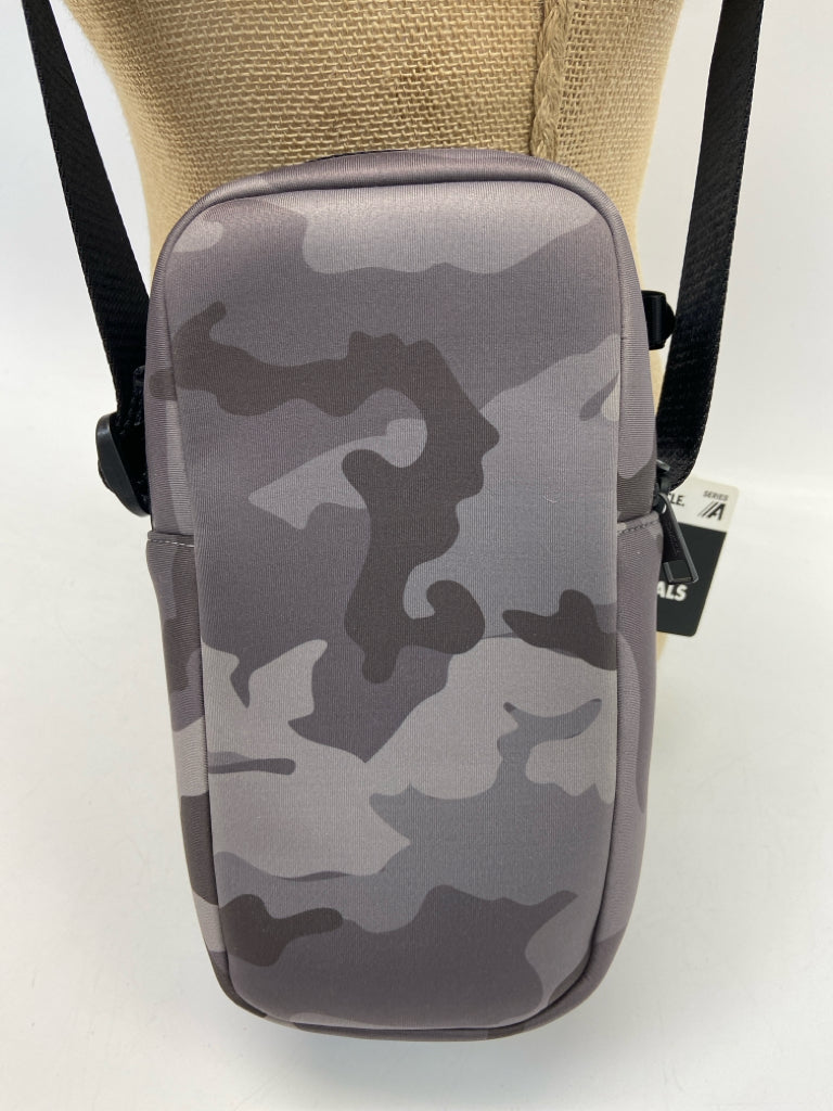 NWT Corkcicle Gray Black Camouflage Neoprene Crossbody