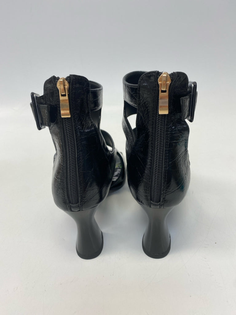 NWOT  Size 9 Black Zipper Patent Sandals