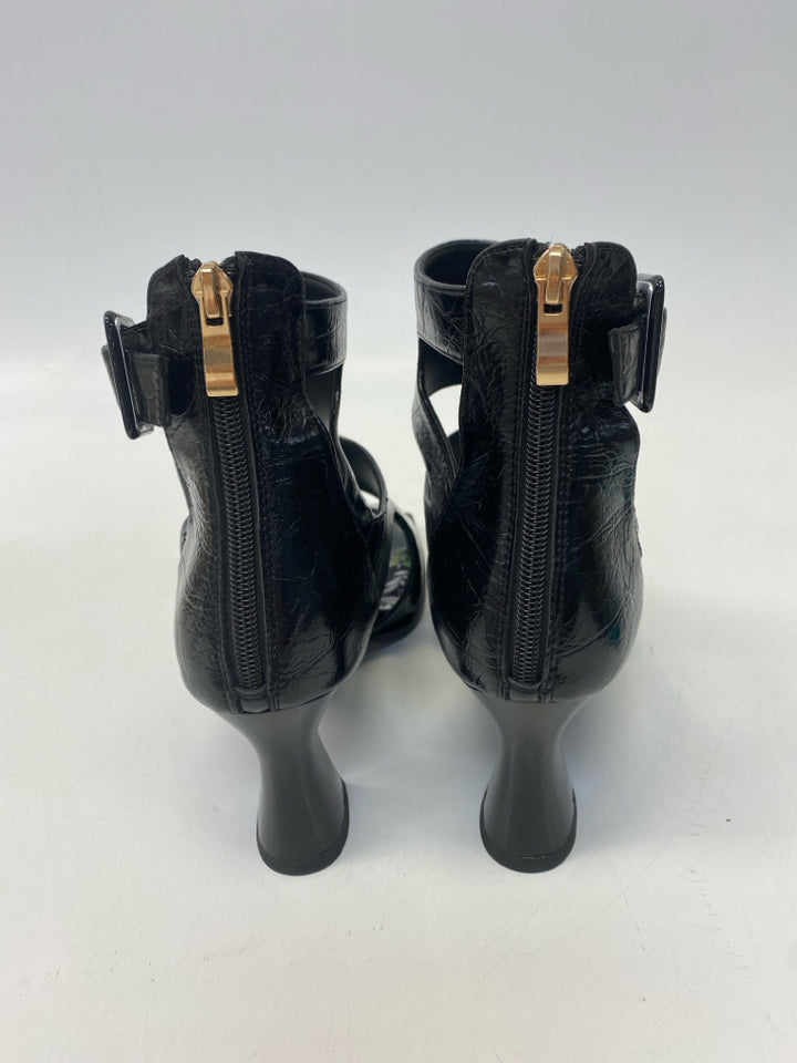 NWOT  Size 9 Black Zipper Patent Sandals