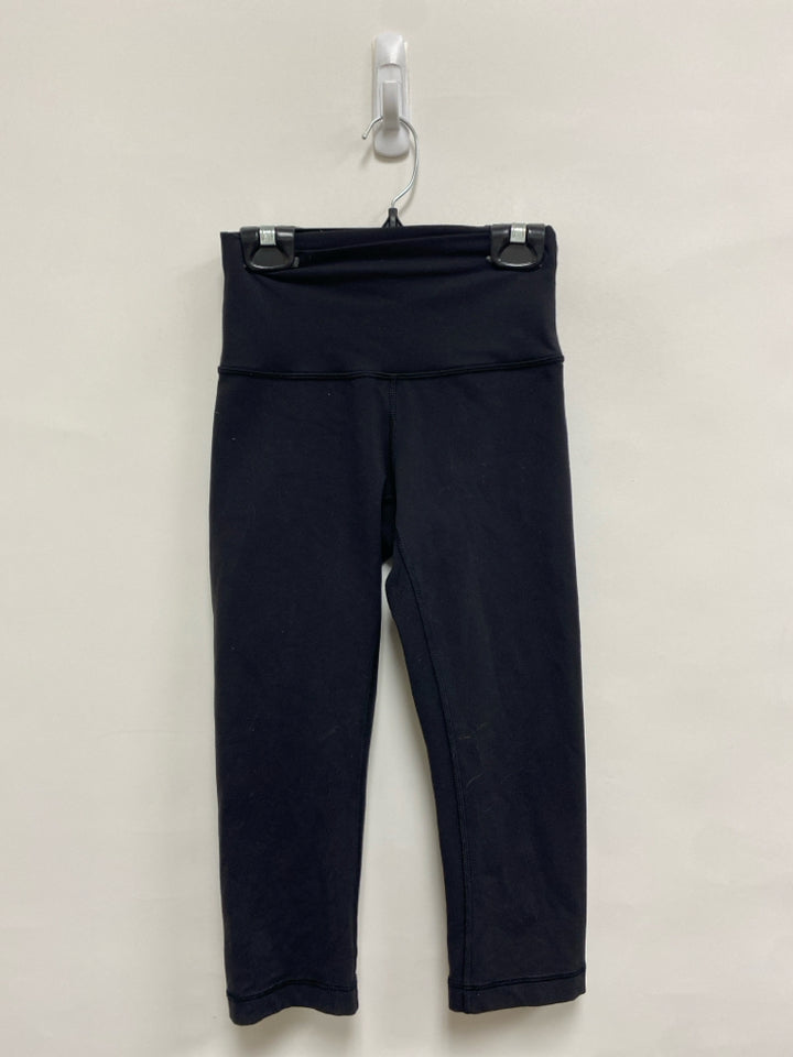 Lululemon Size 2 Black Cropped Athletic Leggings