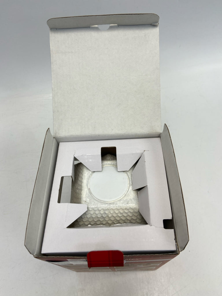 NEW/BOX Brown White Gingerbread Christmas