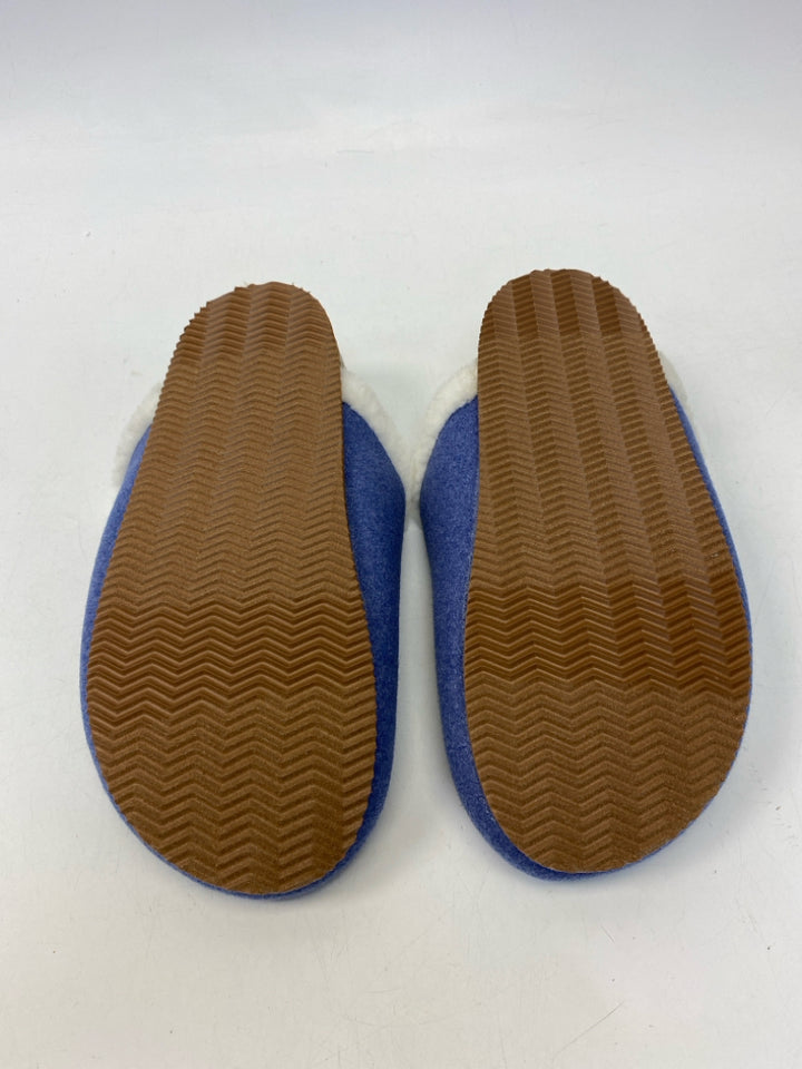 NEW Lands End US Shoe Size 9 Blue Red/Green Penguin(s) Slippers