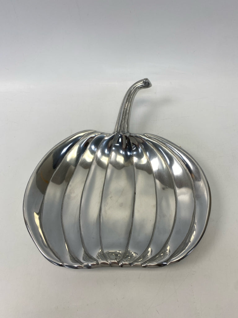 Silver Metal Fall