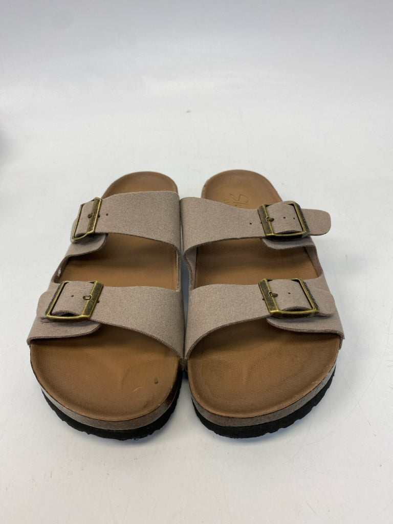 Skechers  Size 7 Brown Sandals
