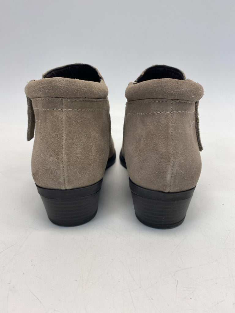 White Mountain US Shoe Size 8.5 Taupe Suede Boots