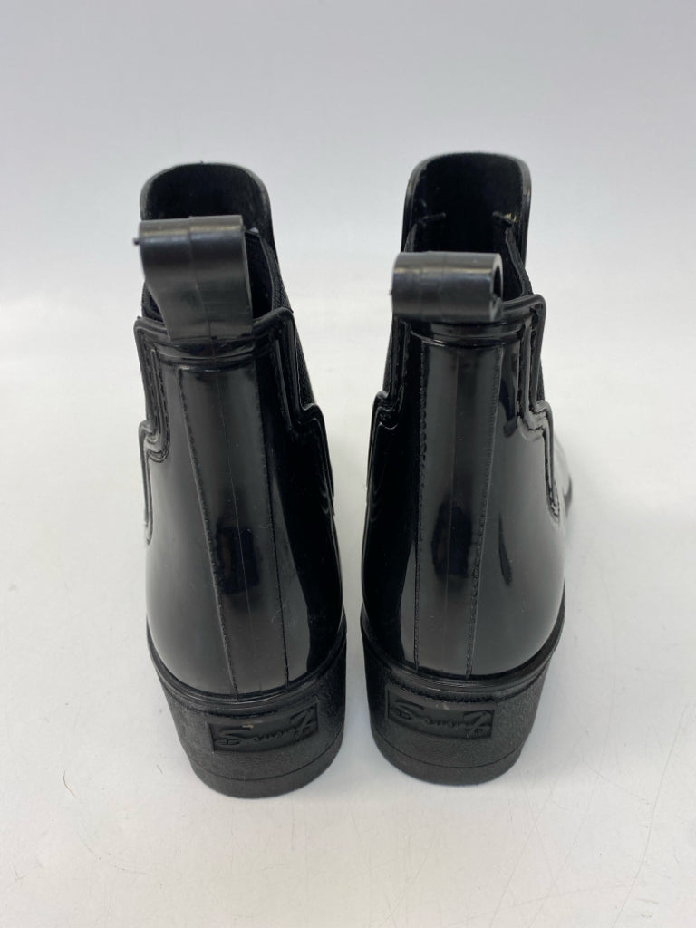 Seven 7  Size 8 Black Patent Boots