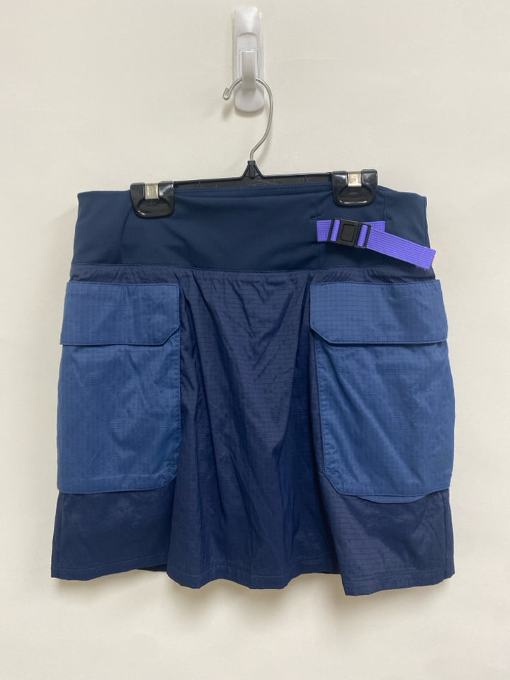 North Face Size S Navy Cargo Ladies Skort