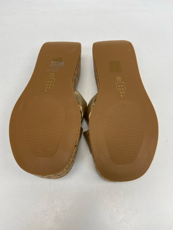 NWOT Shu Shop  Size 7.5 Gold Shimmery Sandals