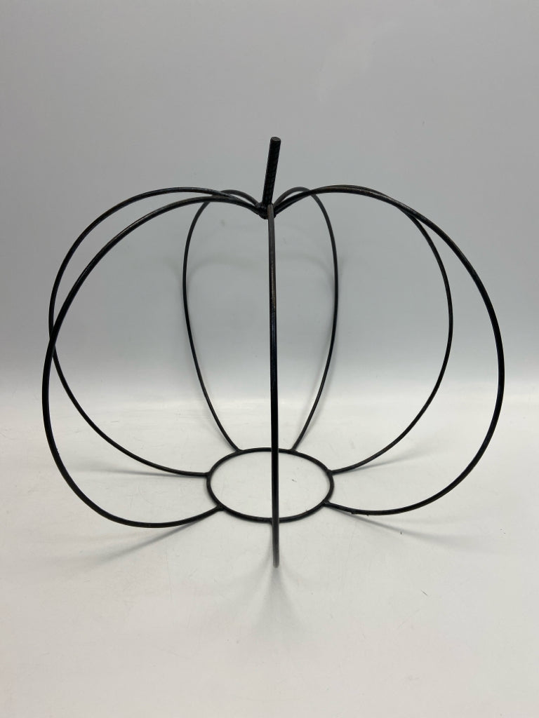 Black Cut-Out Metal Fall