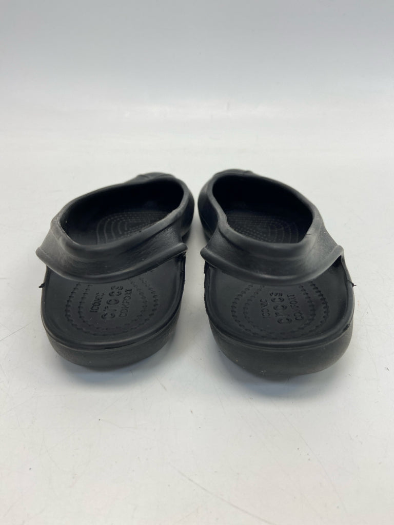 Crocs  Size 6 Black Sandals