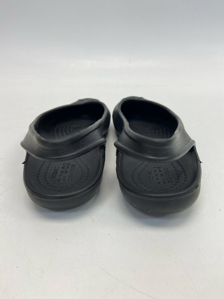 Crocs  Size 6 Black Sandals