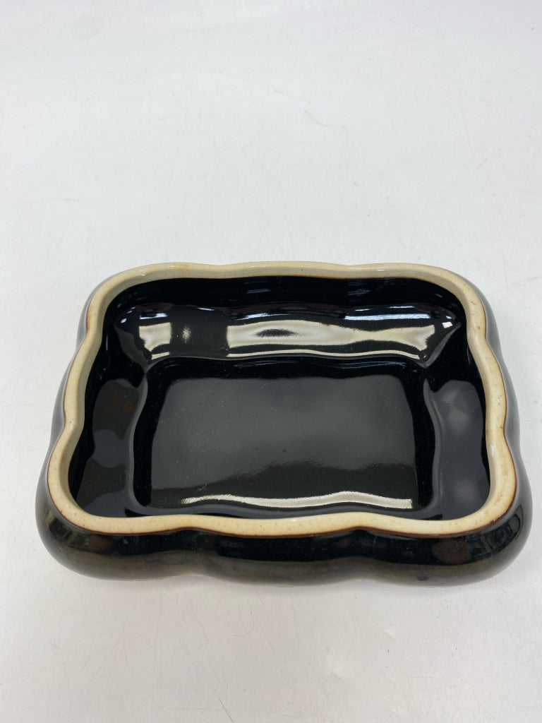 Black Gold Porcelain Box