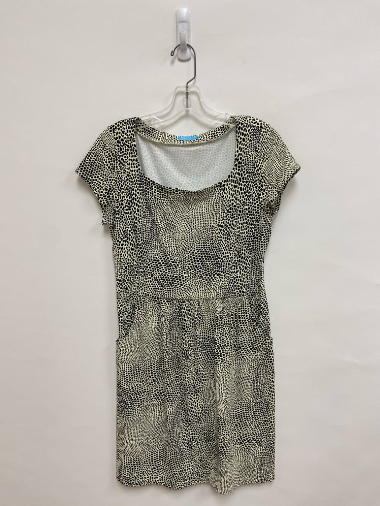 J McLaughlin Size M Cream/Black Animal Print Short Sleeve Ladies Dress