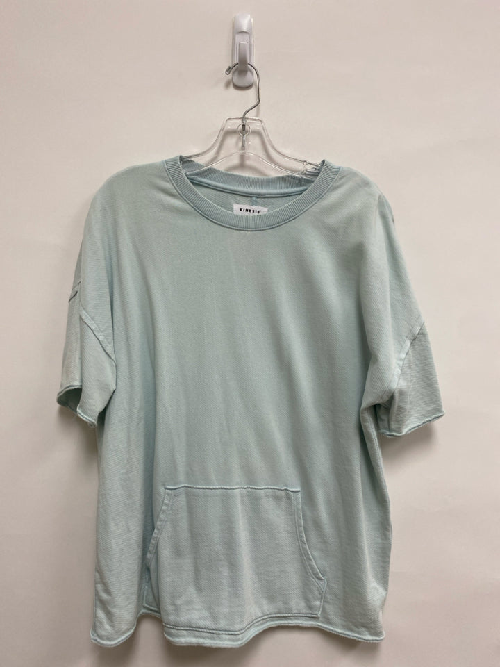 Size M Aqua Pocket(s) Ladies Top