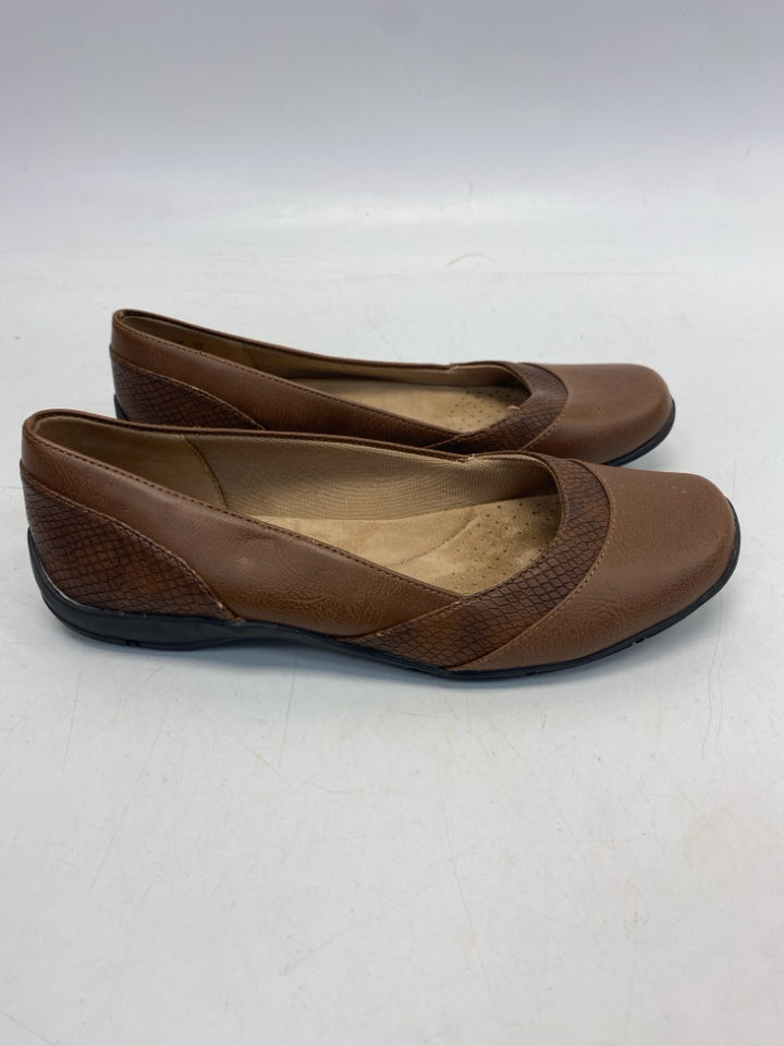 Life Stride US Size 7 Brown Flats