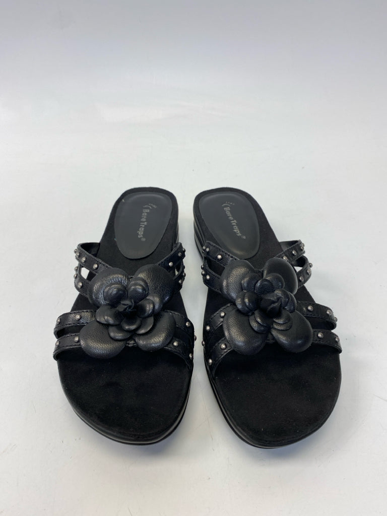 NWOT Bare Traps  Size 8.5 Black Sandals