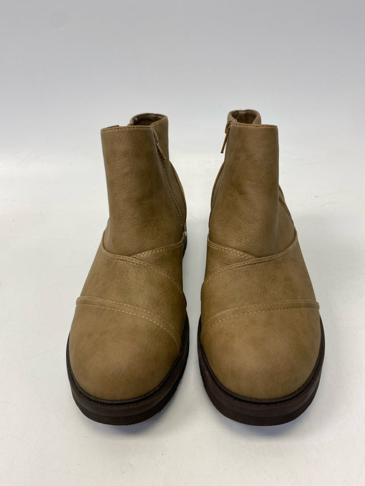 Easy Street US Size 9 Brown Boots