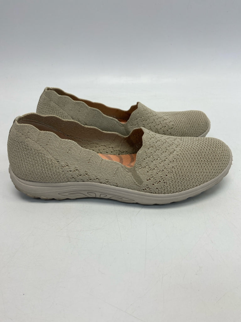 Skechers  Size 9.5 Tan Knit Sneakers