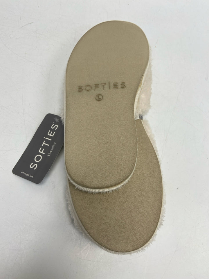 NWT Softie Dream Plush Size L Cream Slippers