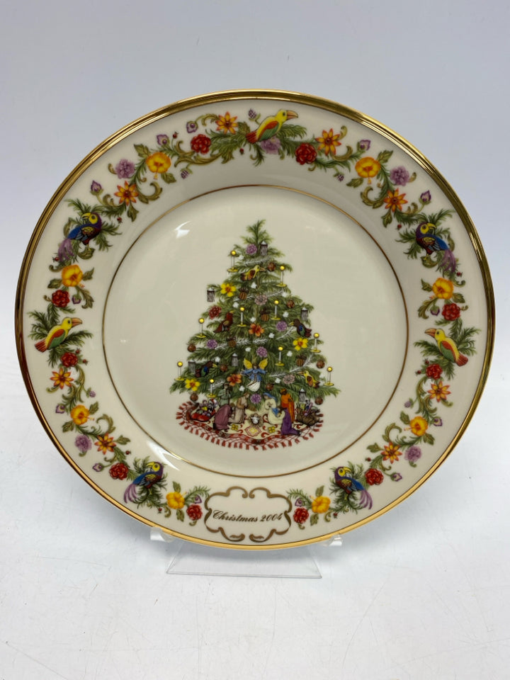 Lenox Cream Green/Multi Christmas Decorative Plate