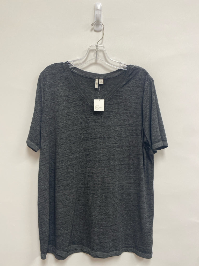 NWT CATO Size XL Dark Gray Heather V Neck Ladies Top