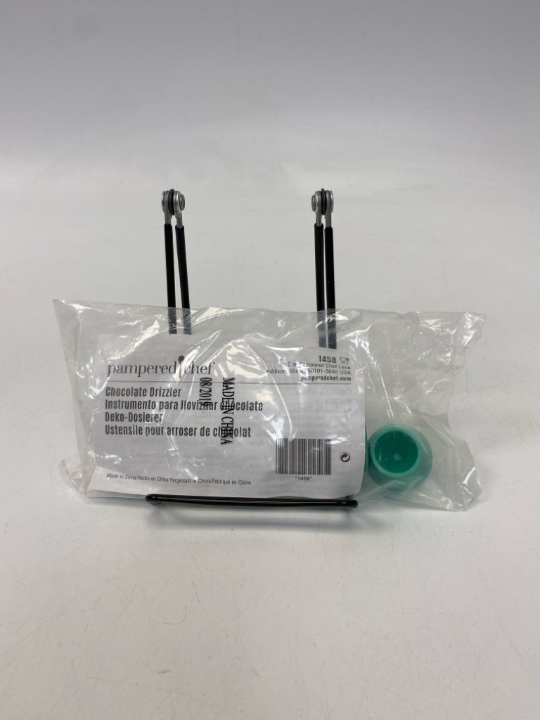 NEW/PKG Pampered Chef Green Misc. Kitchen