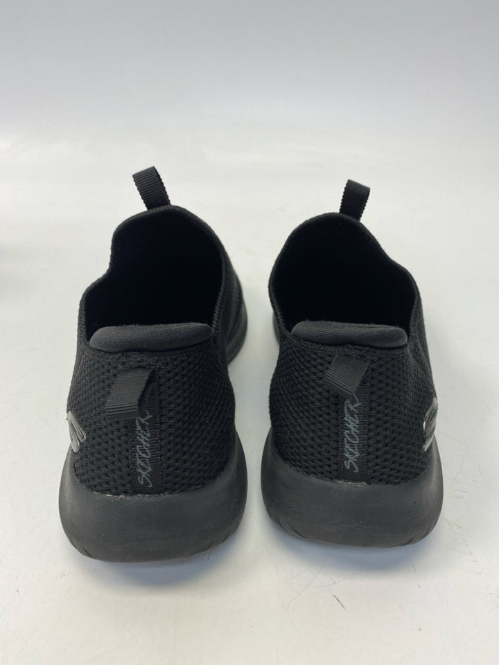 Skechers  Size 6 Black Sneakers
