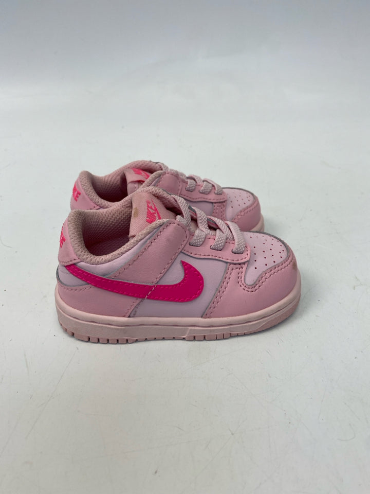 Nike SIZE 5 Pink Lace-Up Girl&