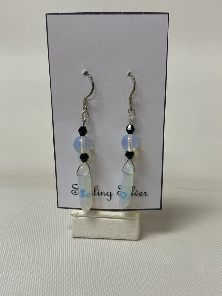 NEW/PKG Black Iridescent Beaded Earrings