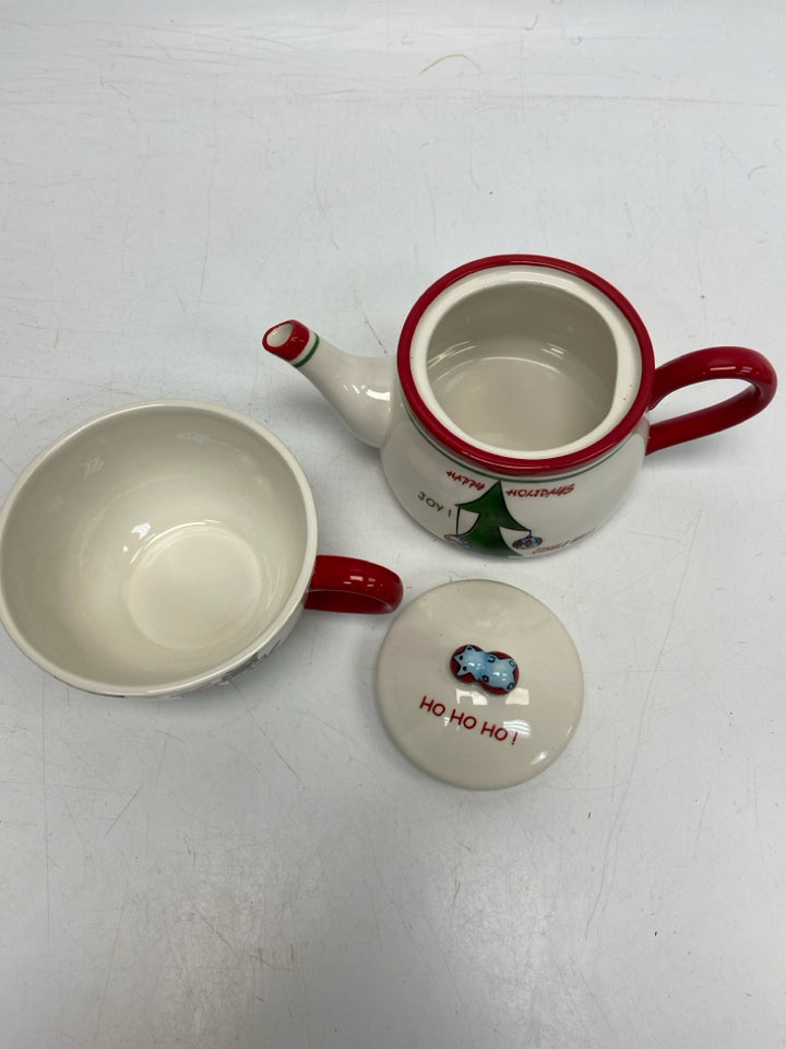 Cream Red/Green Christmas