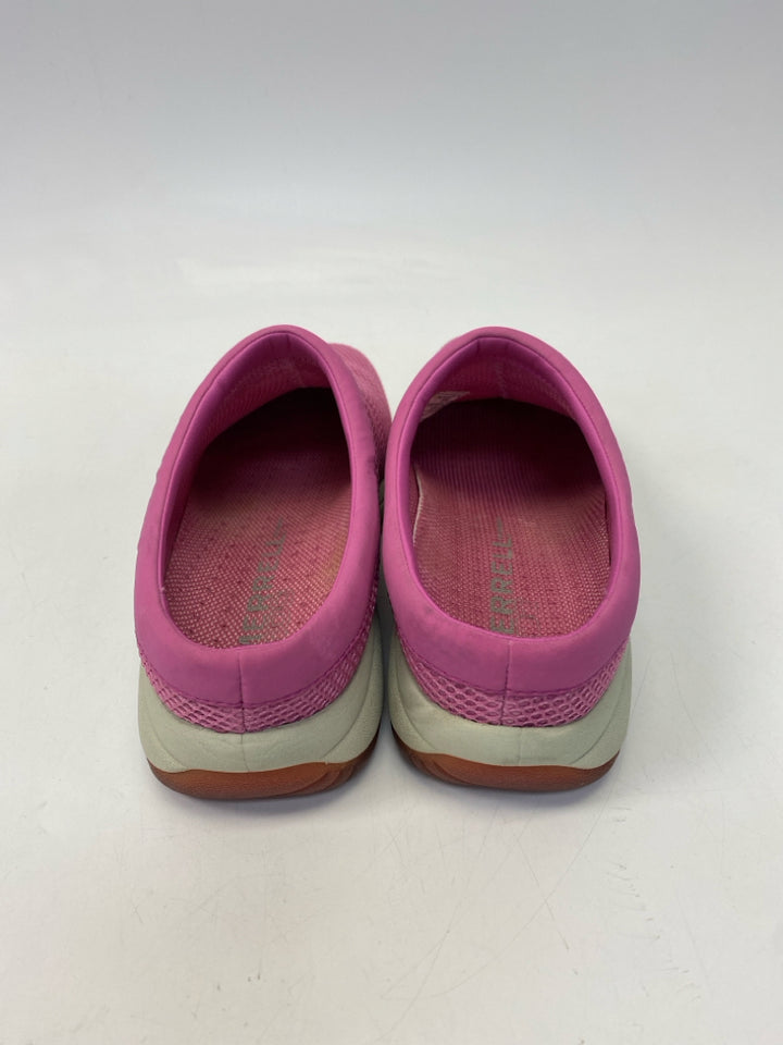 Merrell  Size 9.5 Pink Perforated Knit Clogs