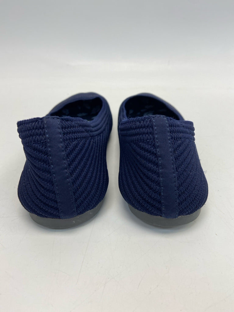Skechers  Size 7.5 Navy Ribbed Knit Flats