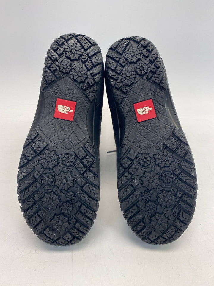 NWOT North Face US Shoe Size 9 Gray Lace-up Boots